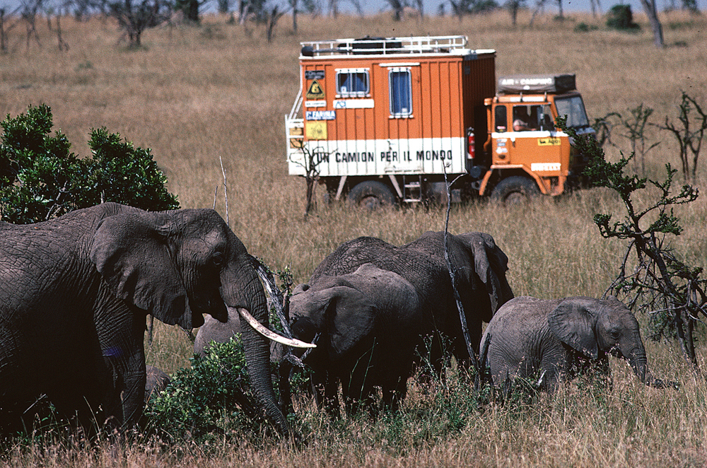 Globe trucker - Africa Kenya